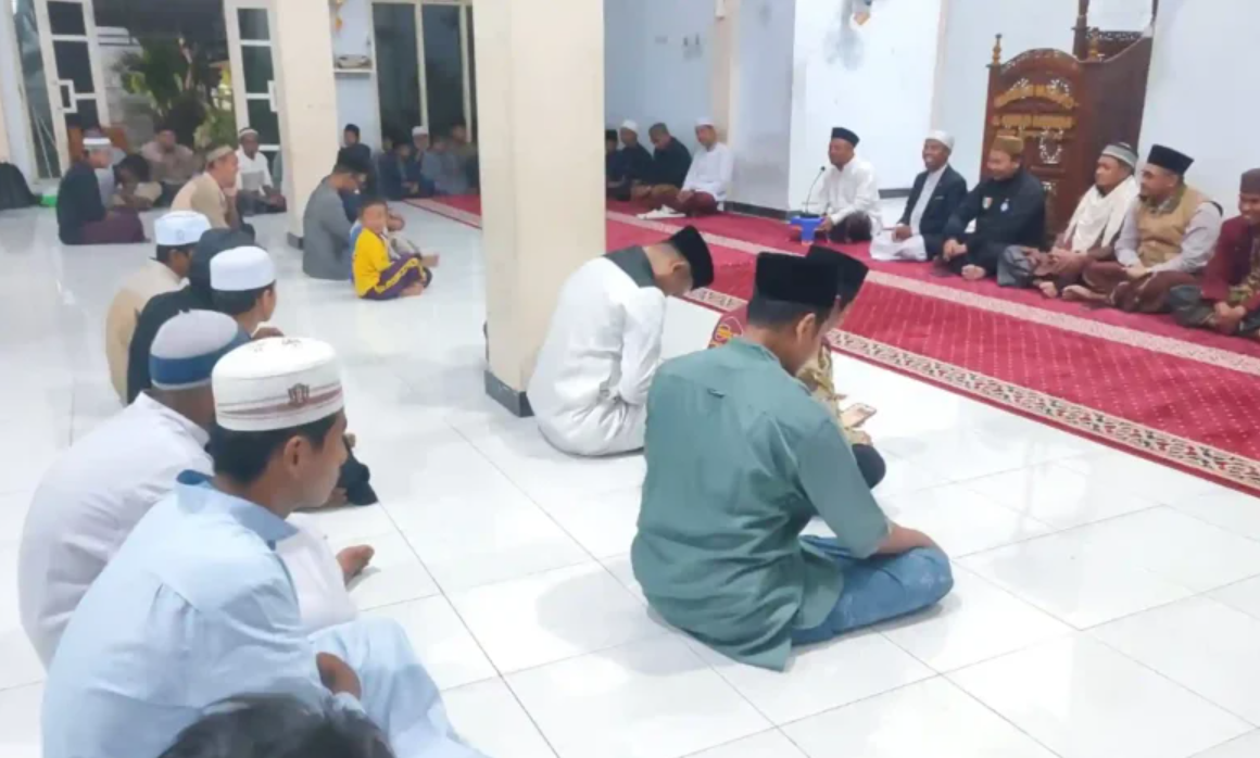 Mengajar dengan Adab, Pesan Moral dari Subuh Berjemaah ke 12 di STKIP Tamsis Bima
