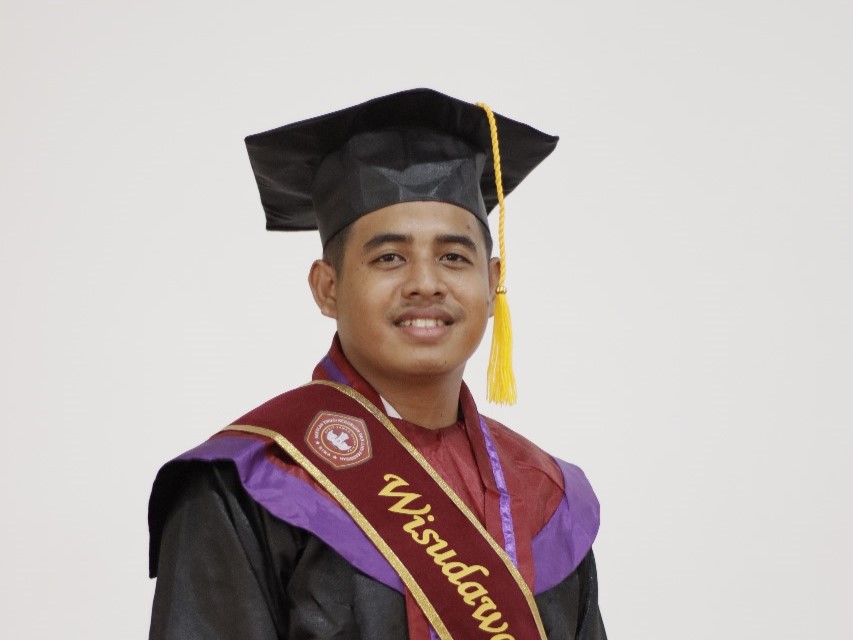 Kuliah, Magang, Ngajar, Jadi Konsultan & Ambassador — Ini Rahasia Arif Lulus 3,5 Tahun dan Jadi Wisudawan Terbaik!