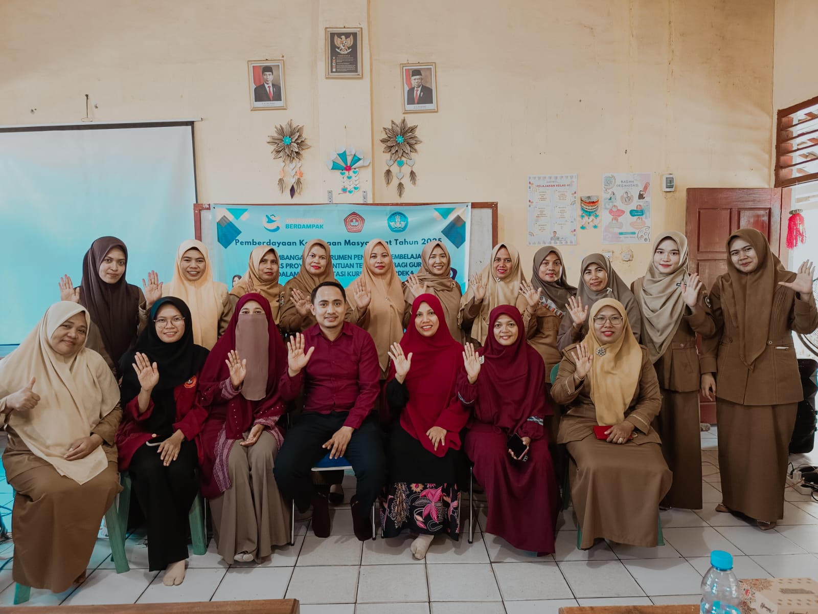 Tim Pengabdian STKIP Tamsis Bima Gelar Pelatihan Penilaian Berbasis Proyek Berbantuan Teknologi untuk Guru SDN Sondosia